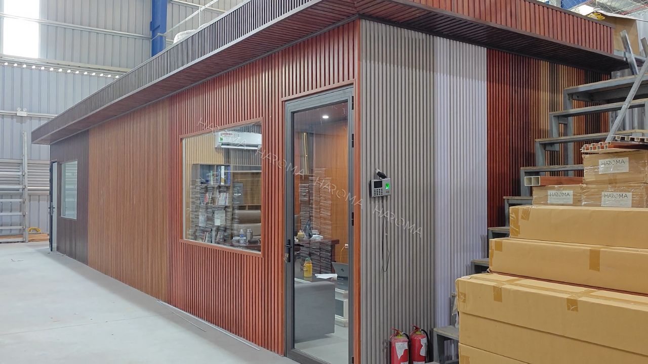 Tấm ốp lam sóng nhựa giả gỗ - Thẩm mỹ và cách âm tối ưu nhất 2025