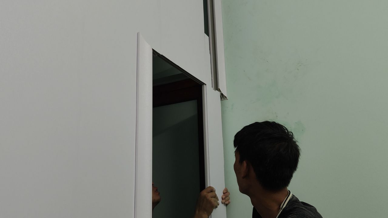 Hướng dẫn thi công vách ngăn góc vuông bằng tấm nhựa 2 mặt chi tiết từ A - Z