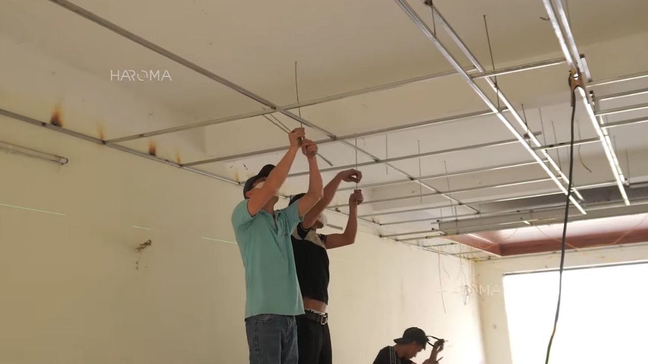 Hướng dẫn thi công trần nhựa nano trên khung xương kim loại chuẩn kỹ thuật, bền đẹp theo thời gian