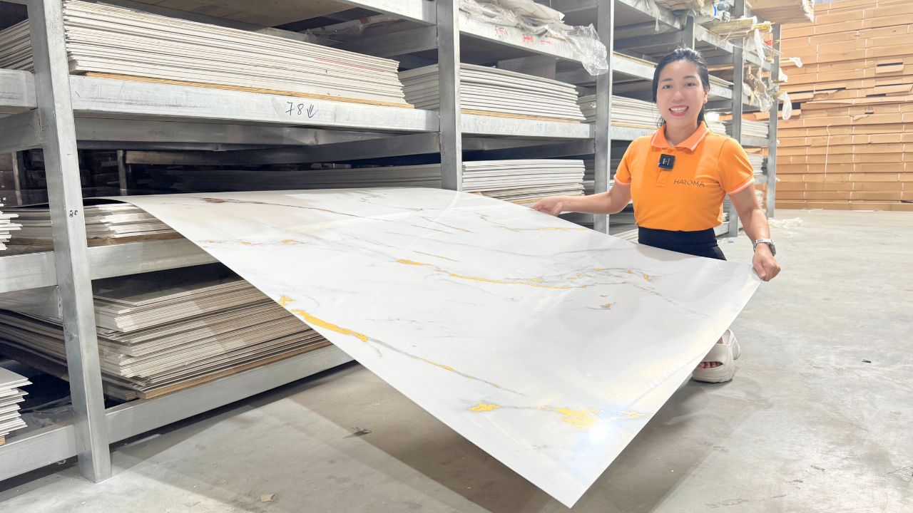 Hướng dẫn thi công lam sóng kết hợp tấm PVC vân đá trang trí bức vách tivi phòng khách