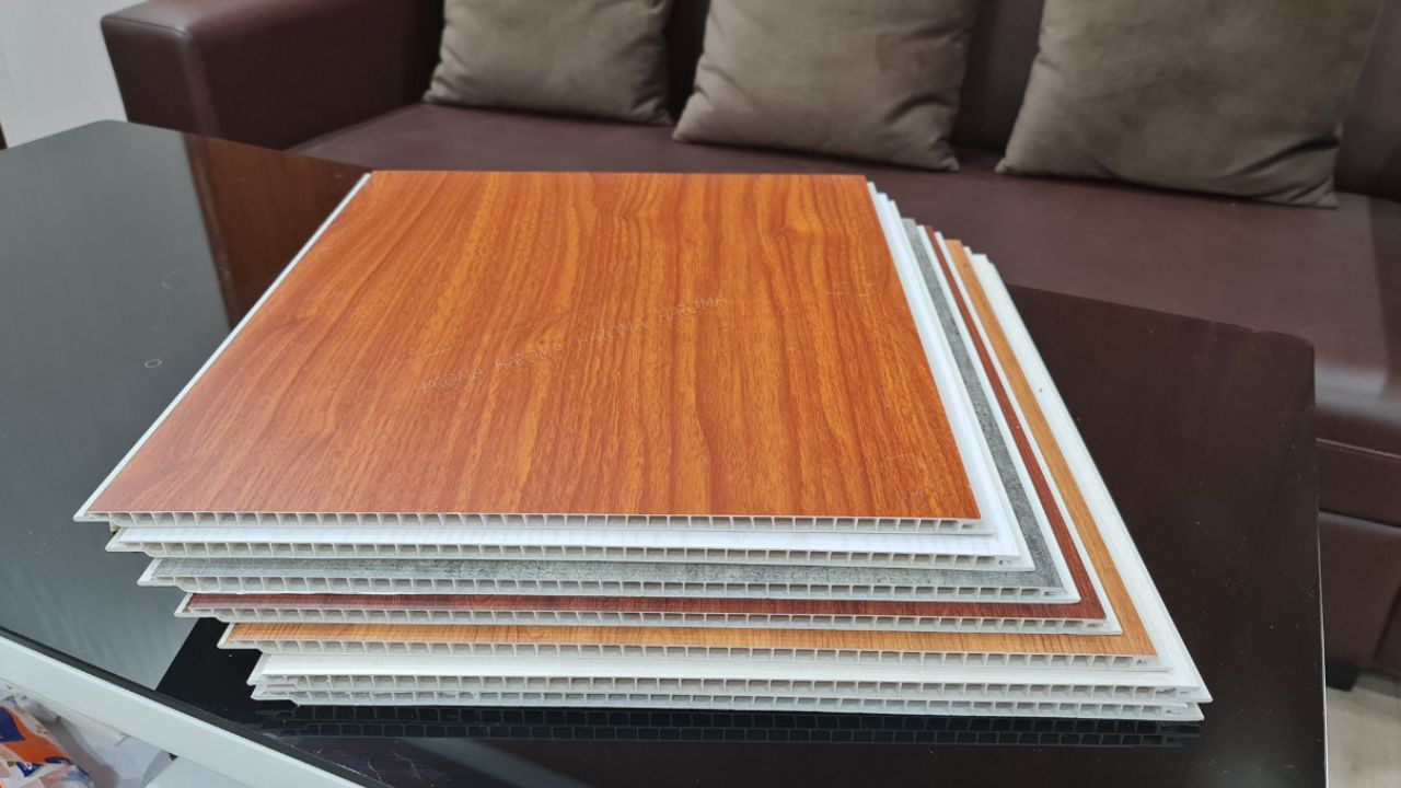 Hướng dẫn các bước thi công tấm ốp nhựa nano trắng cải tạo tường nhà ẩm mốc bong tróc