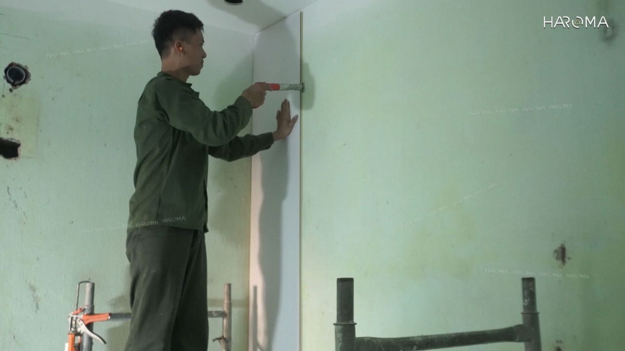 3 sai lầm khiến chủ nhà mất tiền oan khi thi công tấm nhựa ốp tường trần