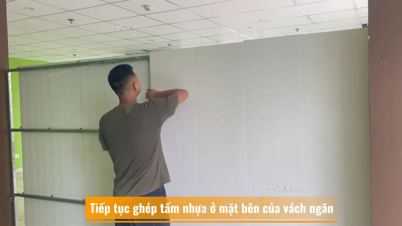 Nên ngăn phòng bằng tấm ốp nano hay vách ngăn nhựa 2 mặt?