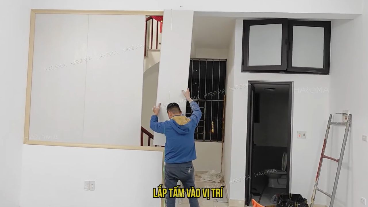 Nên ngăn phòng bằng tấm ốp nano hay vách ngăn nhựa 2 mặt?