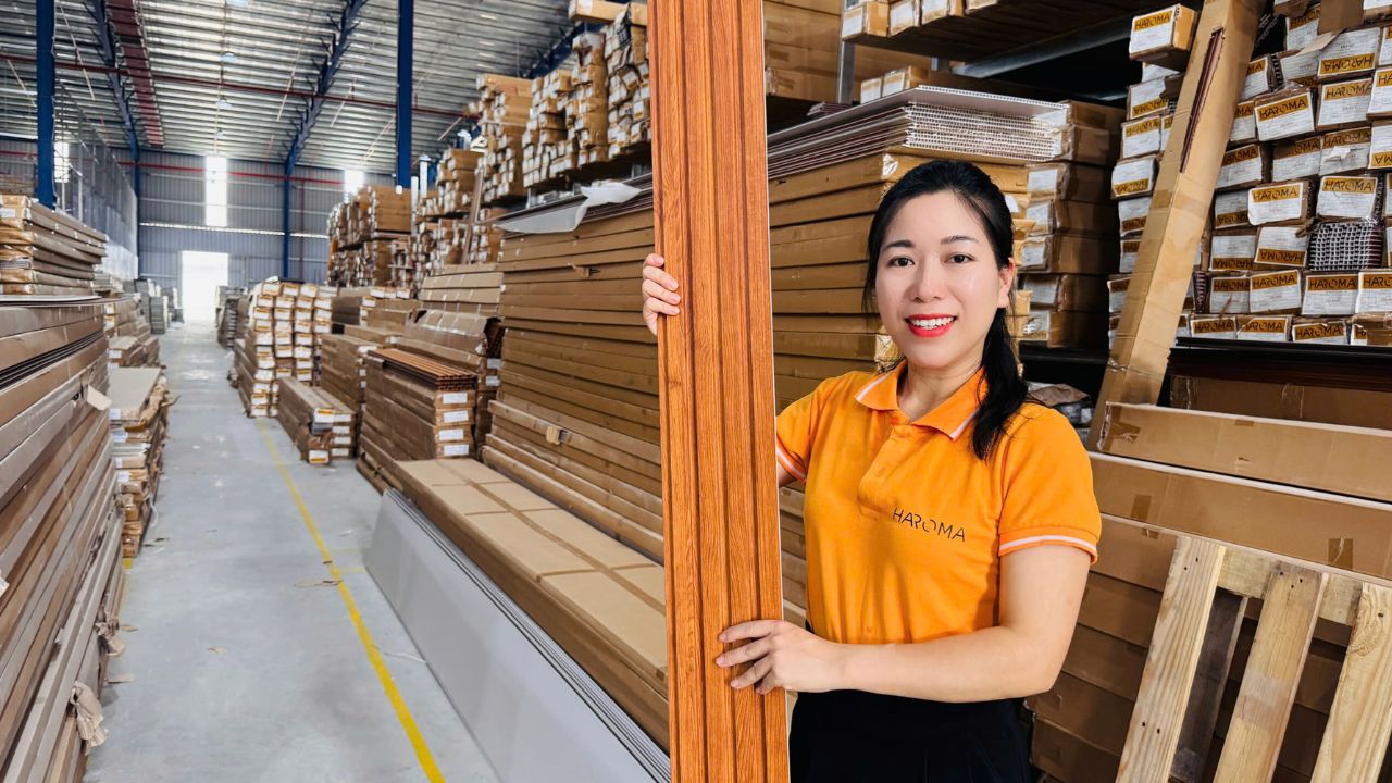 Kết hợp tấm lam sóng và tấm ốp PVC: Giải pháp nội thất hiện đại