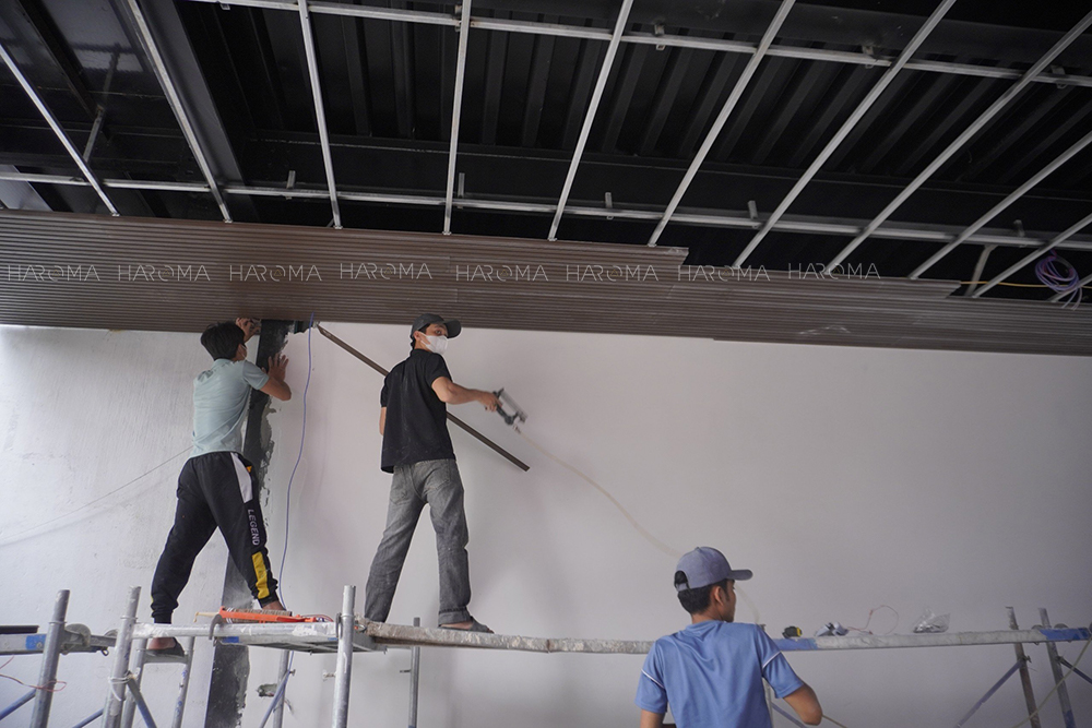 Những kiểu thi công trần gỗ nhựa cần tránh - Haroma