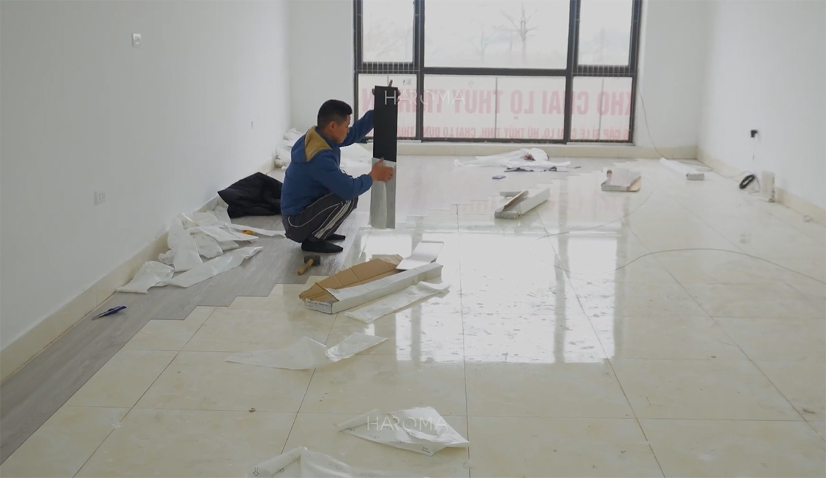 Tự thi công sàn nhựa dán keo giả gỗ chống nồm ẩm